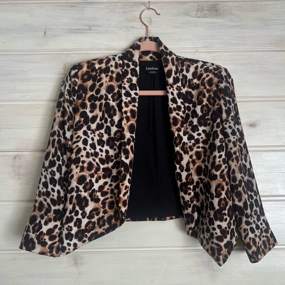 Bebe cropped, leopard print jacket 3/4 Sleeves Size XXS Party Clubbing Cruise - Picture 1 of 12